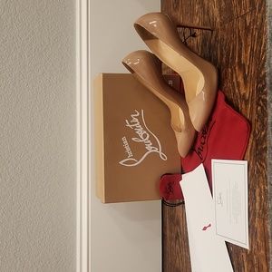 Christian Louboutin Corneille 100 Patent Nude Sz 39.5